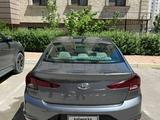 Hyundai Elantra 2018 годаүшін5 700 000 тг. в Актау – фото 2