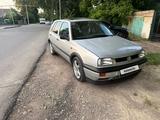 Volkswagen Golf 1994 года за 800 000 тг. в Алматы