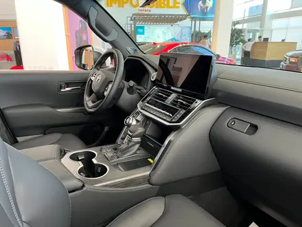 Toyota Land Cruiser Premium 2025 года за 74 890 000 тг. в Караганда – фото 11