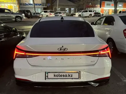 Hyundai Elantra 2021 года за 9 700 000 тг. в Шымкент