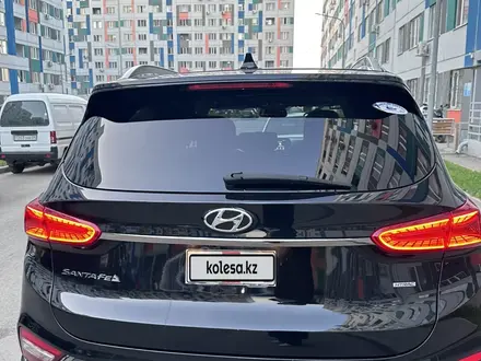 Hyundai Santa Fe 2020 года за 12 000 000 тг. в Атырау