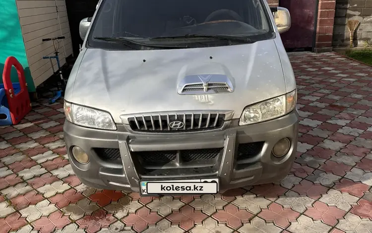 Hyundai Starex 2001 годаүшін3 750 000 тг. в Алматы