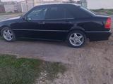 Mercedes-Benz C 180 1996 года за 1 100 000 тг. в Уральск – фото 2
