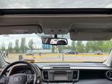 Toyota RAV4 2015 года за 8 900 000 тг. в Актобе – фото 4