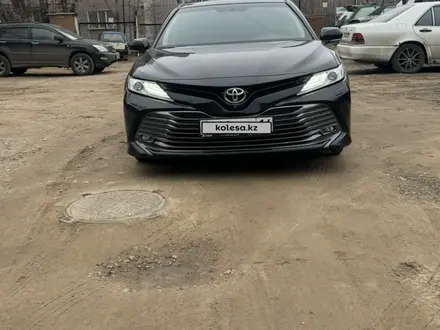 Toyota Camry 2019 года за 14 900 000 тг. в Павлодар – фото 2