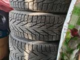 Зимние шины Nokian с маленьким пробегом 225/65/17 за 115 000 тг. в Караганда