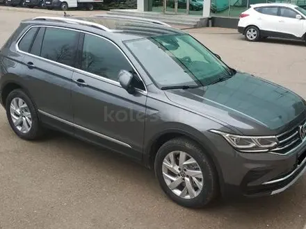 Volkswagen Tiguan 2021 года за 500 000 тг. в Алматы