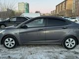 Hyundai Solaris 2015 года за 5 600 000 тг. в Караганда – фото 2
