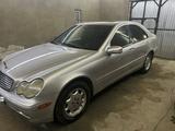 Mercedes-Benz C 240 2001 года за 3 500 000 тг. в Сатпаев – фото 2