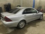 Mercedes-Benz C 240 2001 года за 3 500 000 тг. в Сатпаев – фото 3