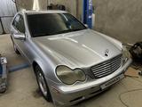 Mercedes-Benz C 240 2001 года за 2 500 000 тг. в Сатпаев – фото 5