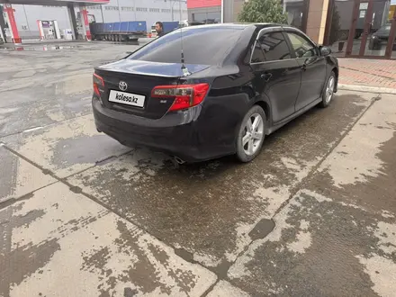 Toyota Camry 2014 года за 6 500 000 тг. в Уральск – фото 3