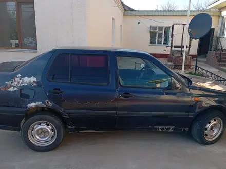 Volkswagen Vento 1992 года за 600 000 тг. в Шымкент – фото 2