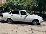 ВАЗ (Lada) Priora 2170 2013 годаүшін1 800 000 тг. в Усть-Каменогорск – фото 2