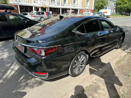 Lexus ES 250 2021 года за 22 200 000 тг. в Астана – фото 2