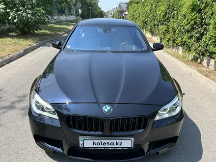 BMW M5 2016 года за 23 500 000 тг. в Алматы – фото 2