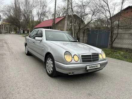 Mercedes-Benz E 320 1997 года за 6 000 000 тг. в Алматы