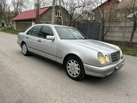 Mercedes-Benz E 320 1997 года за 6 000 000 тг. в Алматы – фото 7