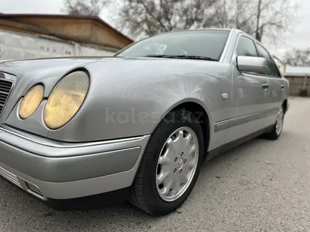 Mercedes-Benz E 320 1997 года за 6 000 000 тг. в Алматы – фото 9