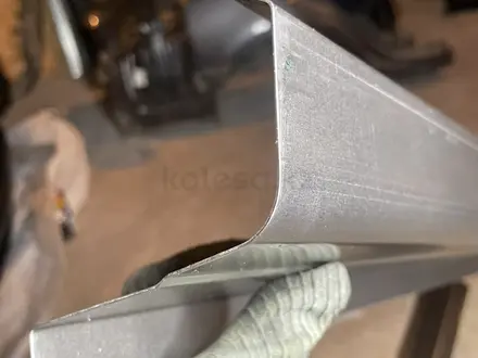 Порог Тойота Марк2 (100 кузов) Toyota Mark 2 x100 за 16 000 тг. в Павлодар