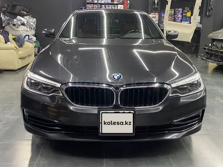 BMW 540 2017 года за 18 700 000 тг. в Алматы