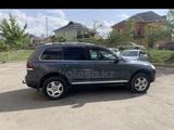 Volkswagen Touareg 2008 года за 4 350 000 тг. в Алматы – фото 4