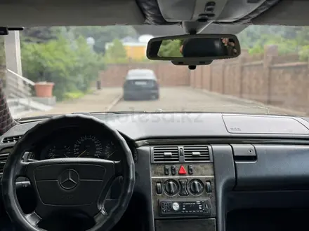 Mercedes-Benz E 280 1997 года за 2 200 000 тг. в Алматы – фото 8