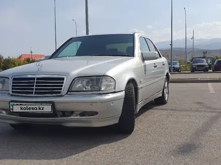 Mercedes-Benz C 240 1999 года за 2 950 000 тг. в Алматы – фото 2