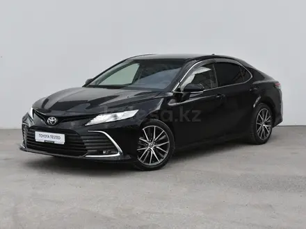 Toyota Camry 2023 года за 15 599 990 тг. в Атырау