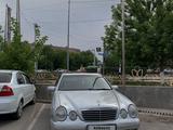 Mercedes-Benz E 320 2001 годаfor5 500 000 тг. в Шымкент – фото 3