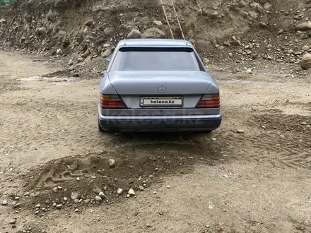 Mercedes-Benz E 230 1989 года за 850 000 тг. в Алматы