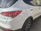 Hyundai Santa Fe 2016 года за 9 300 000 тг. в Актобе – фото 3
