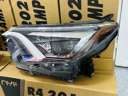 Передние фары на TOYOTA RAV4 за 140 000 тг. в Алматы – фото 2