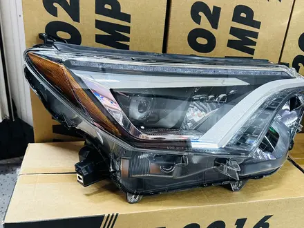 Передние фары на TOYOTA RAV4 за 140 000 тг. в Алматы – фото 3
