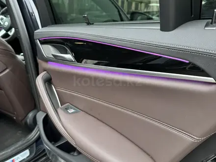 BMW 530 2022 года за 29 900 000 тг. в Алматы – фото 11
