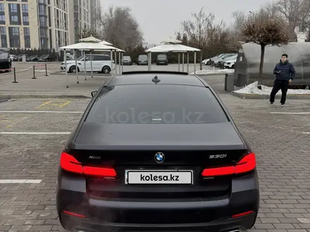 BMW 530 2022 года за 29 900 000 тг. в Алматы – фото 4