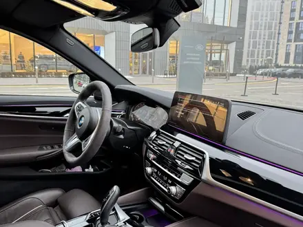 BMW 530 2022 года за 29 900 000 тг. в Алматы – фото 8
