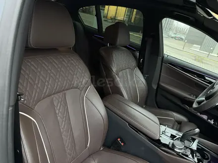 BMW 530 2022 года за 29 900 000 тг. в Алматы – фото 12