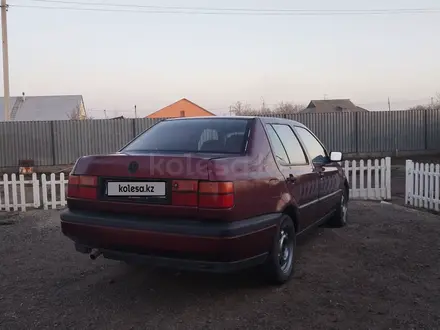 Volkswagen Vento 1993 года за 1 200 000 тг. в Астана – фото 2