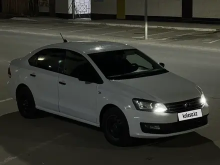 Volkswagen Polo 2018 года за 3 000 000 тг. в Атырау – фото 3