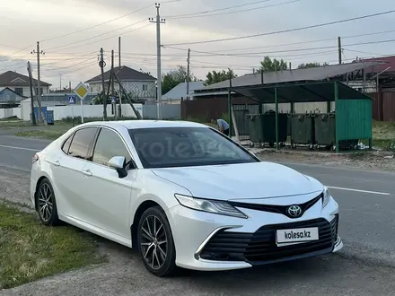 Toyota Camry 2021 года за 15 500 000 тг. в Уральск – фото 12