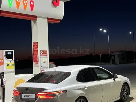 Toyota Camry 2021 года за 15 500 000 тг. в Уральск – фото 16