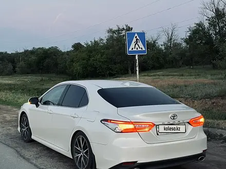 Toyota Camry 2021 года за 15 500 000 тг. в Уральск – фото 15