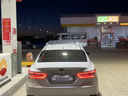 Toyota Camry 2021 года за 15 500 000 тг. в Уральск – фото 17