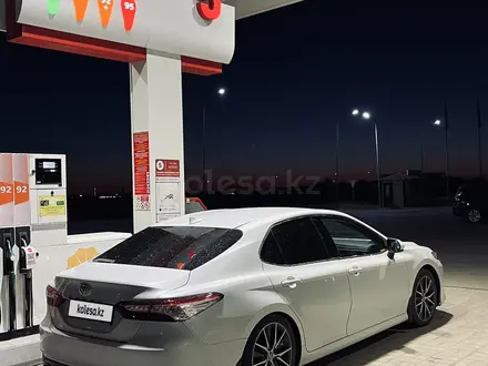 Toyota Camry 2021 года за 15 500 000 тг. в Уральск – фото 18