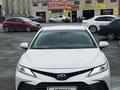Toyota Camry 2021 года за 15 500 000 тг. в Уральск – фото 3