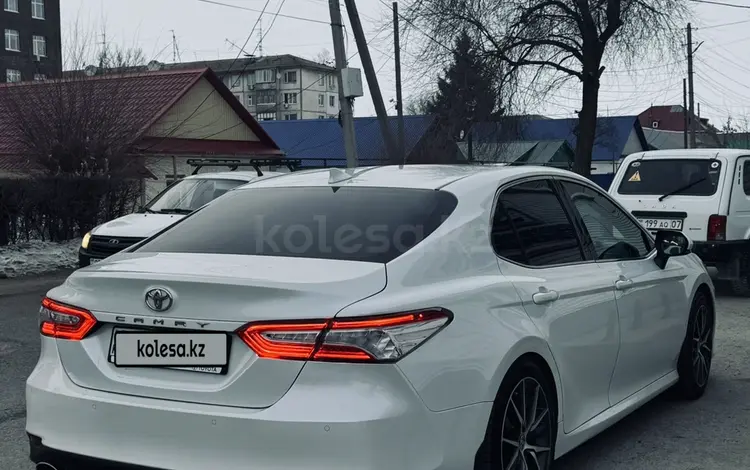 Toyota Camry 2021 года за 15 500 000 тг. в Уральск