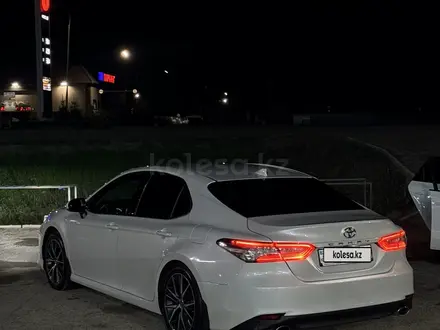 Toyota Camry 2021 года за 15 500 000 тг. в Уральск – фото 6