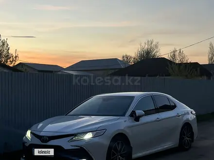 Toyota Camry 2021 года за 15 500 000 тг. в Уральск – фото 8