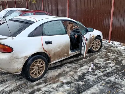 Mazda 323 1997 года за 1 000 000 тг. в Уральск – фото 3